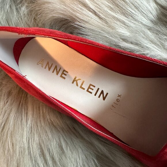 Anne Klein Red Suede Flats w/tassel - Picture 5 of 7